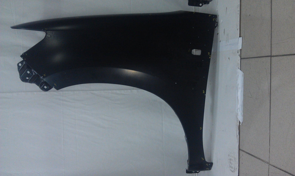 Front Wing With Hole Without Flare Hole Left Hand (85 - 87 - 235) - RaxAutos
