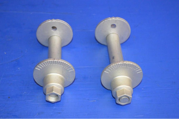 Land Cruiser 98 - 03 Wishbone Low Frt Bolt Kit (85 - 80 - 068) - RaxAutos